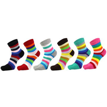 Fünf Finger Crew Socken Frauen farbenfrohe Regenbogen gestreifte Socken Summer Girl Split Zehen -Knöchelsocken Großhandel Fabrik